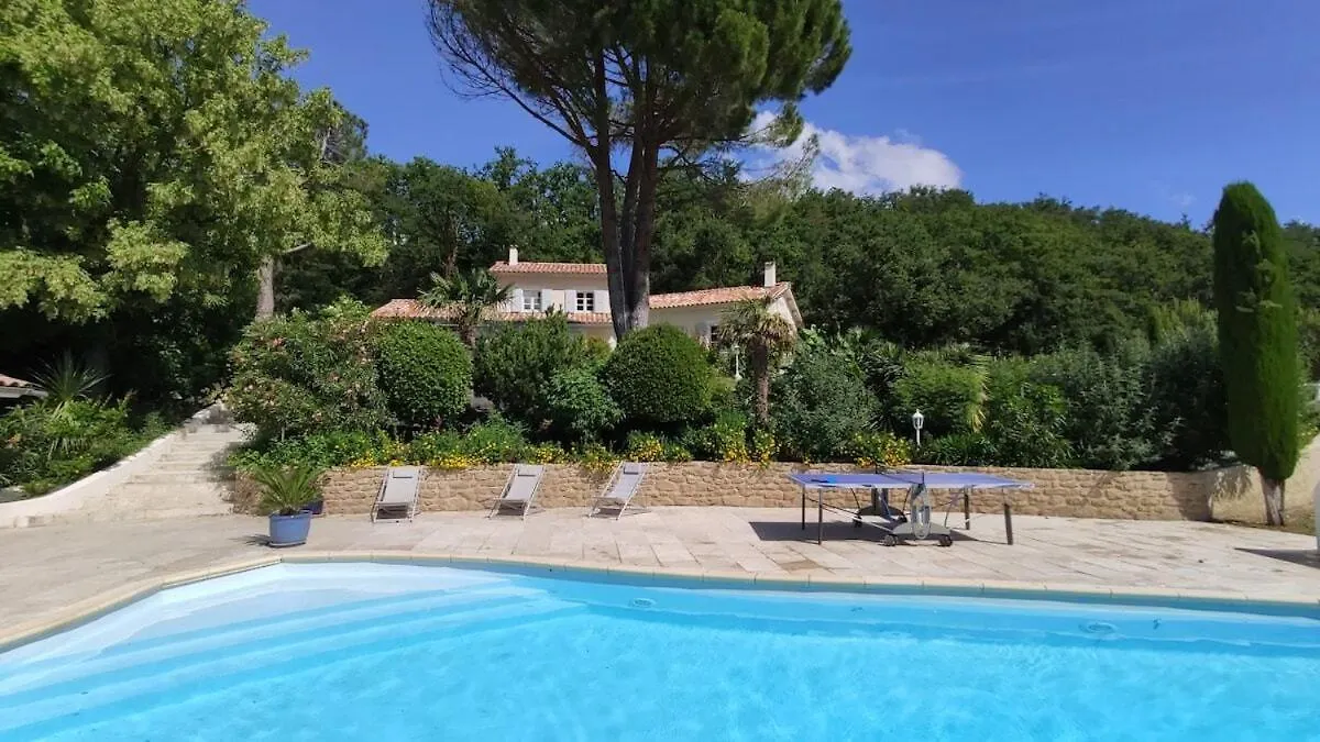 La Villa Moursoise 4 Etoiles